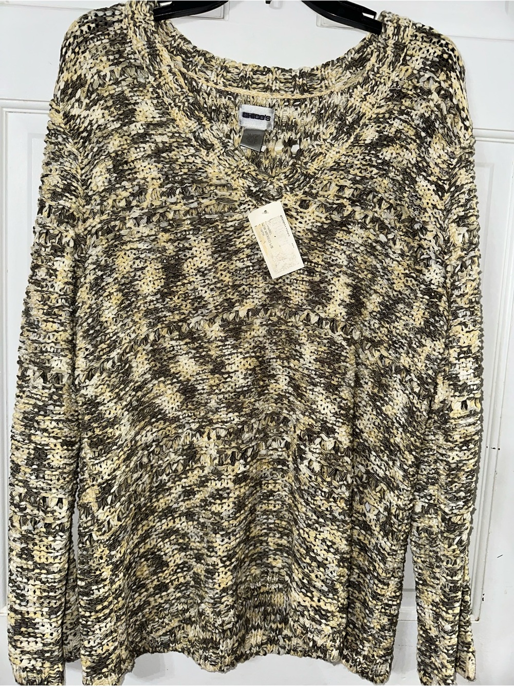 Chicoโs size 3 Marled V-Neck Sweater in Yellow and Gray NWT